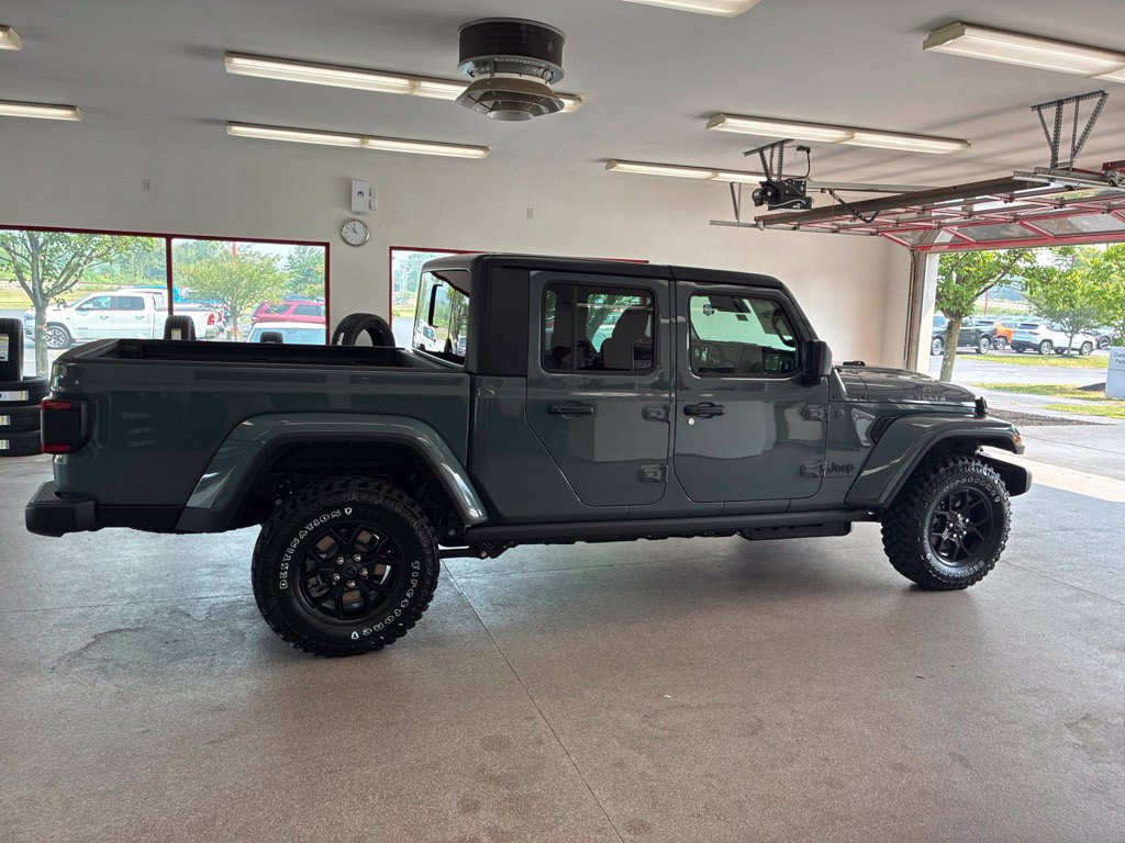 New 2026 Jeep Gladiator Sport AWD/4WD image 32
