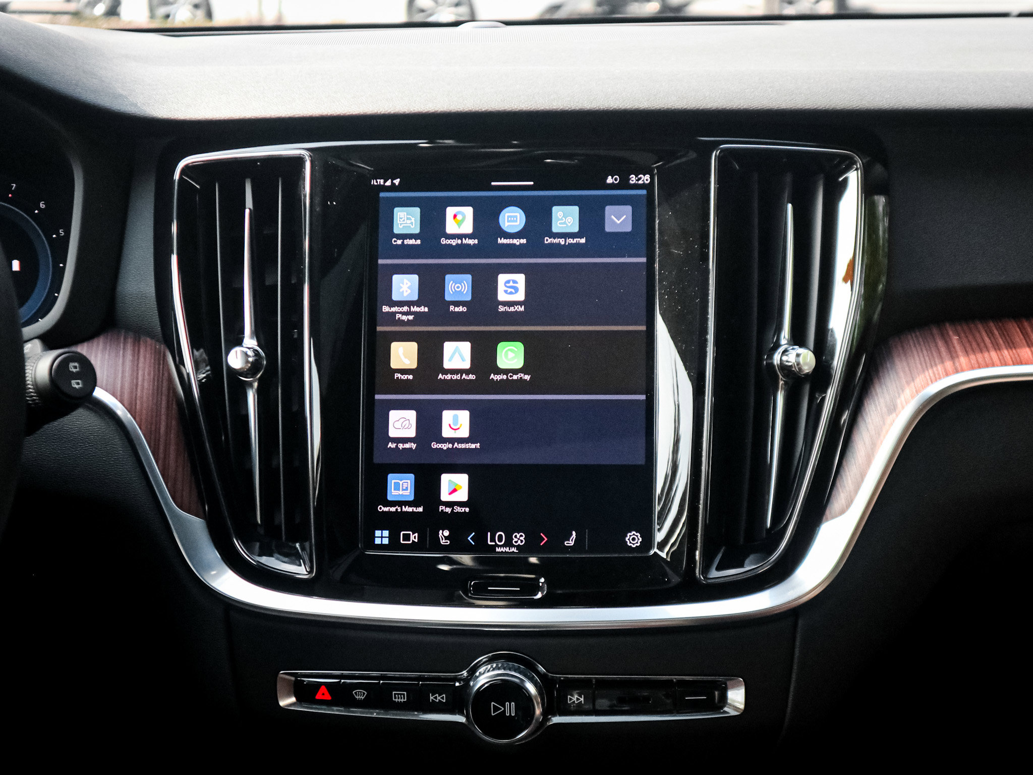 Used 2025 Volvo V60 B5 Cross Country Plus image 30