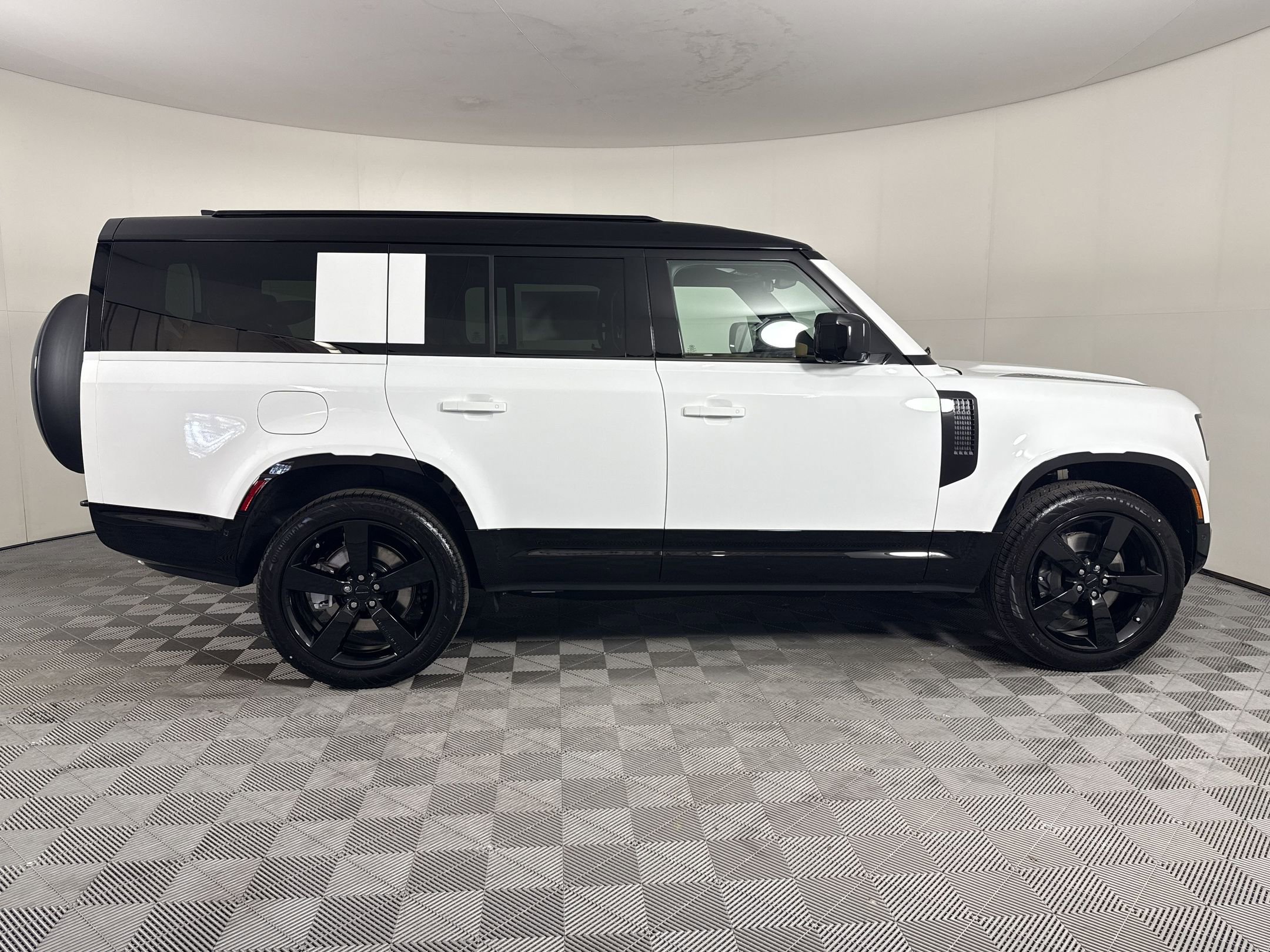 New 2026 Land Rover Defender 130 X-Dynamic SE AWD/4WD image 9