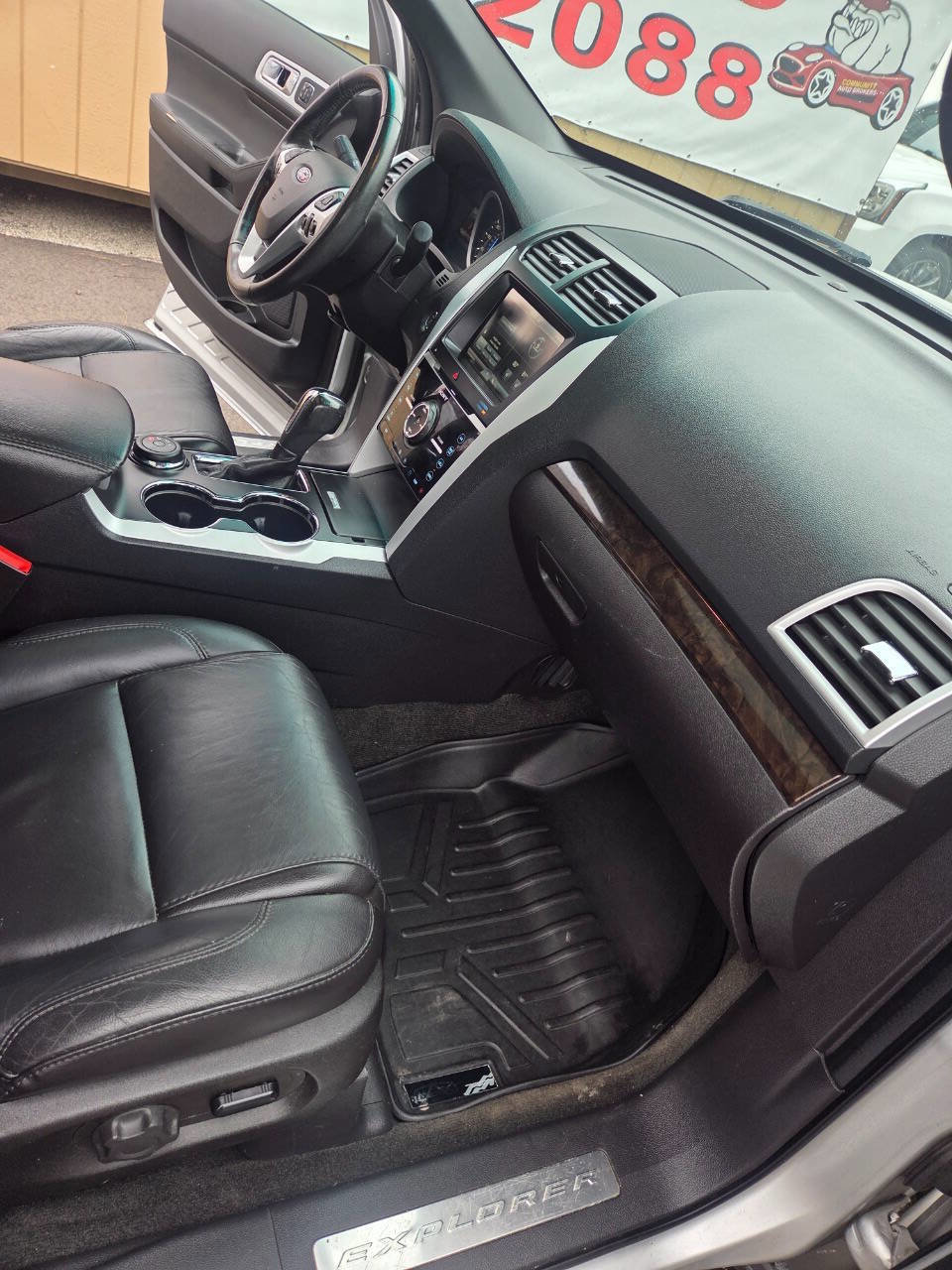 Used 2015 Ford Explorer Limited image 13