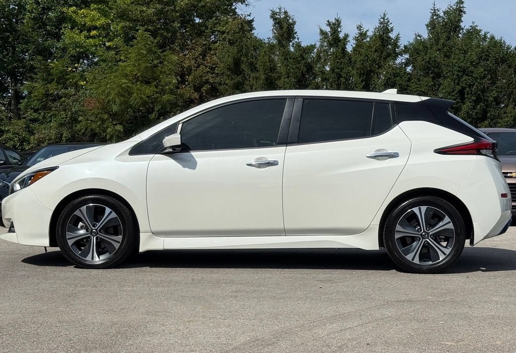 Used 2021 Nissan Leaf SV w/ SV Technology Package FWD image 2