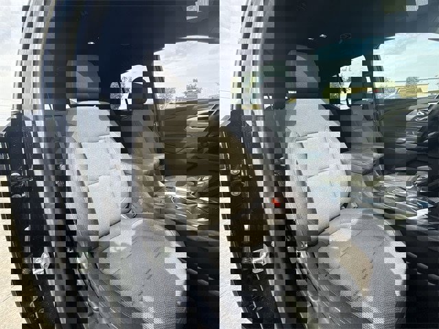 Used 2023 Chevrolet Traverse LT image 24