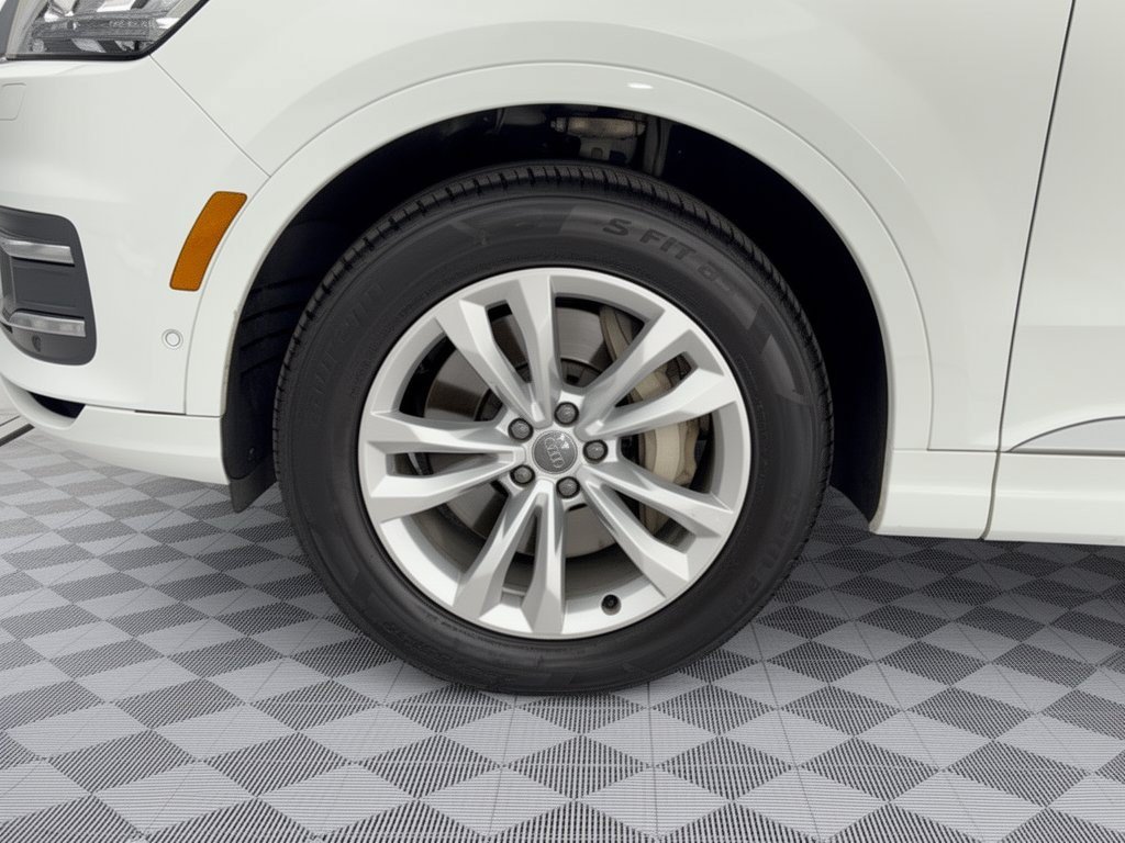 Used 2019 Audi Q7 3.0T Premium Plus AWD/4WD image 13