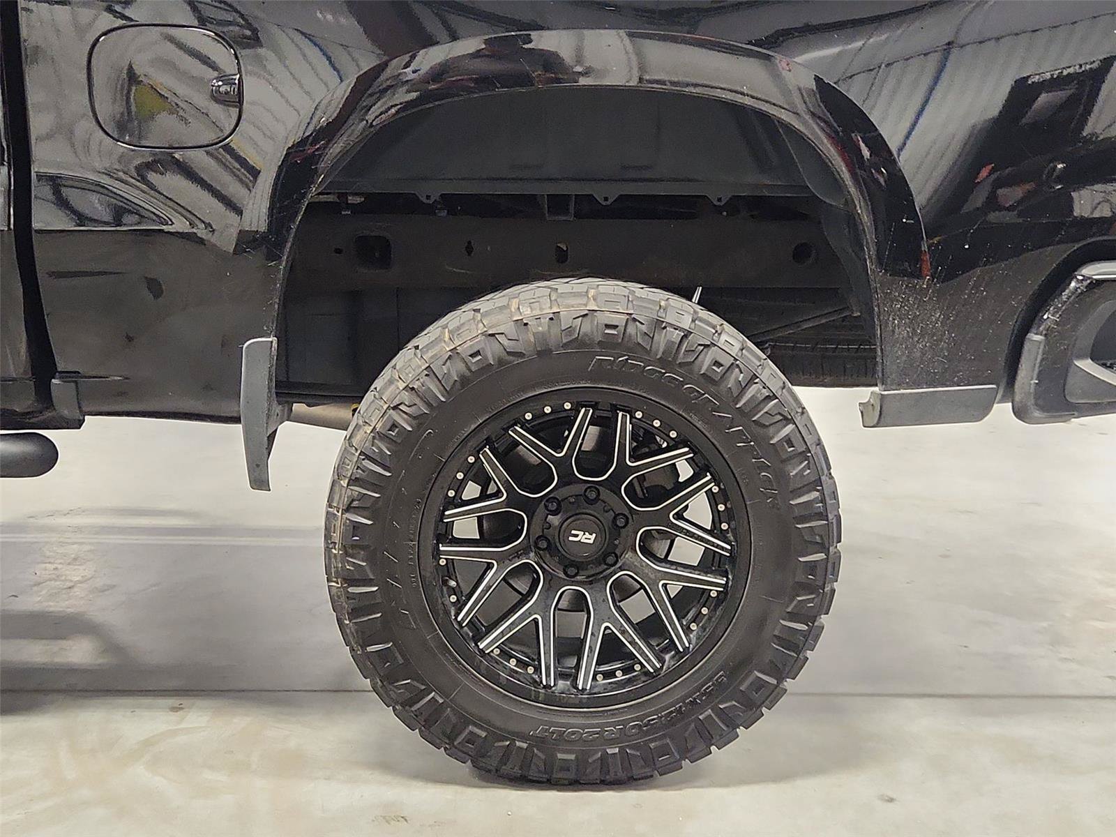 Used 2022 Chevrolet Silverado 1500 Custom AWD/4WD image 31