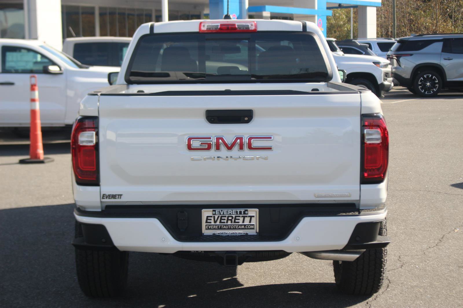 New 2025 GMC Canyon Elevation w/ Convenience Package image 8