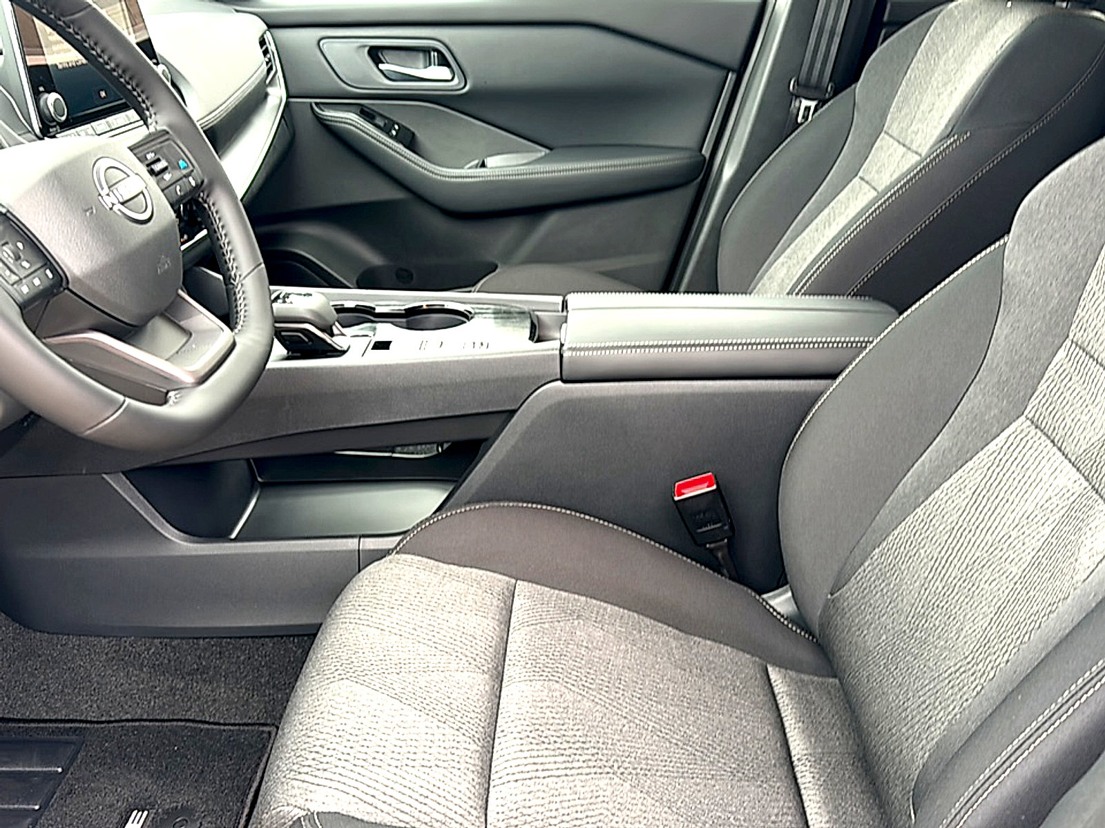 New 2026 Nissan Rogue SV FWD image 10