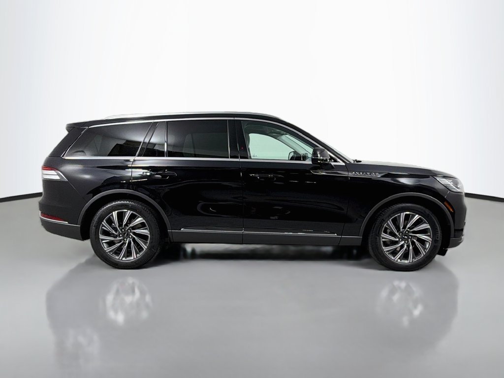 New 2027 Lincoln Aviator 2WD image 4