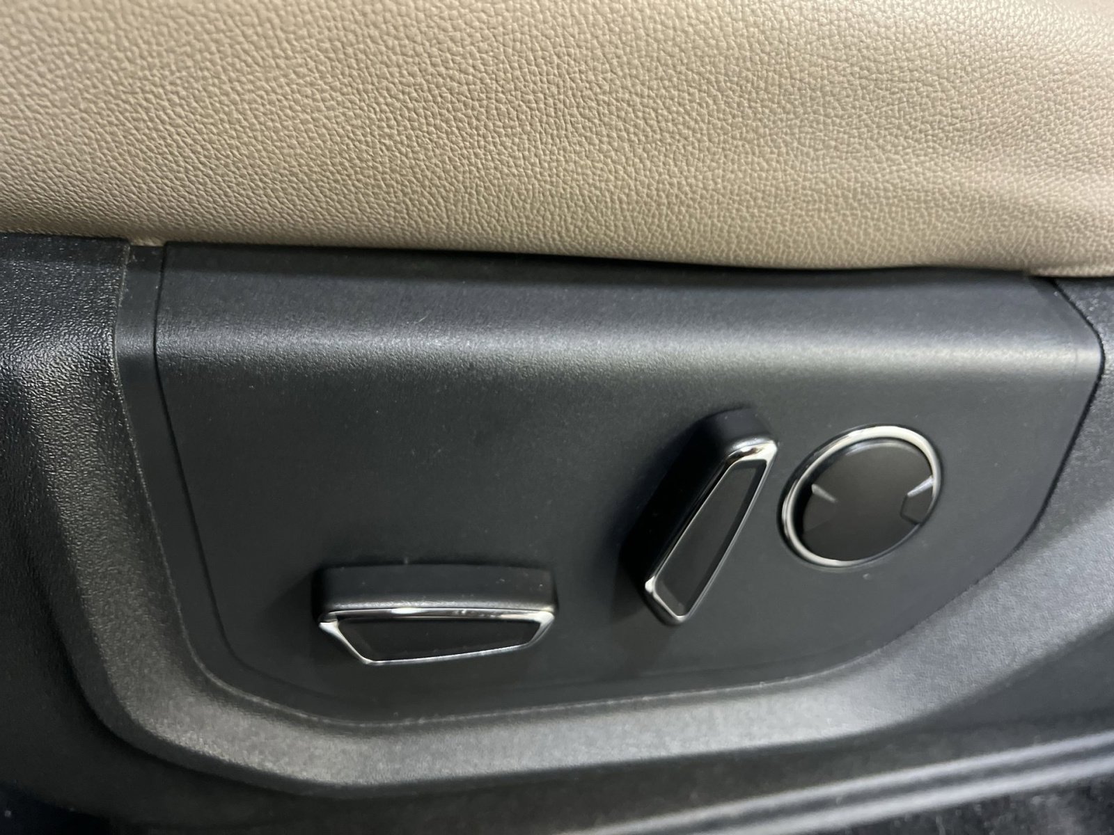 Used 2024 Ford Expedition Max Limited image 13