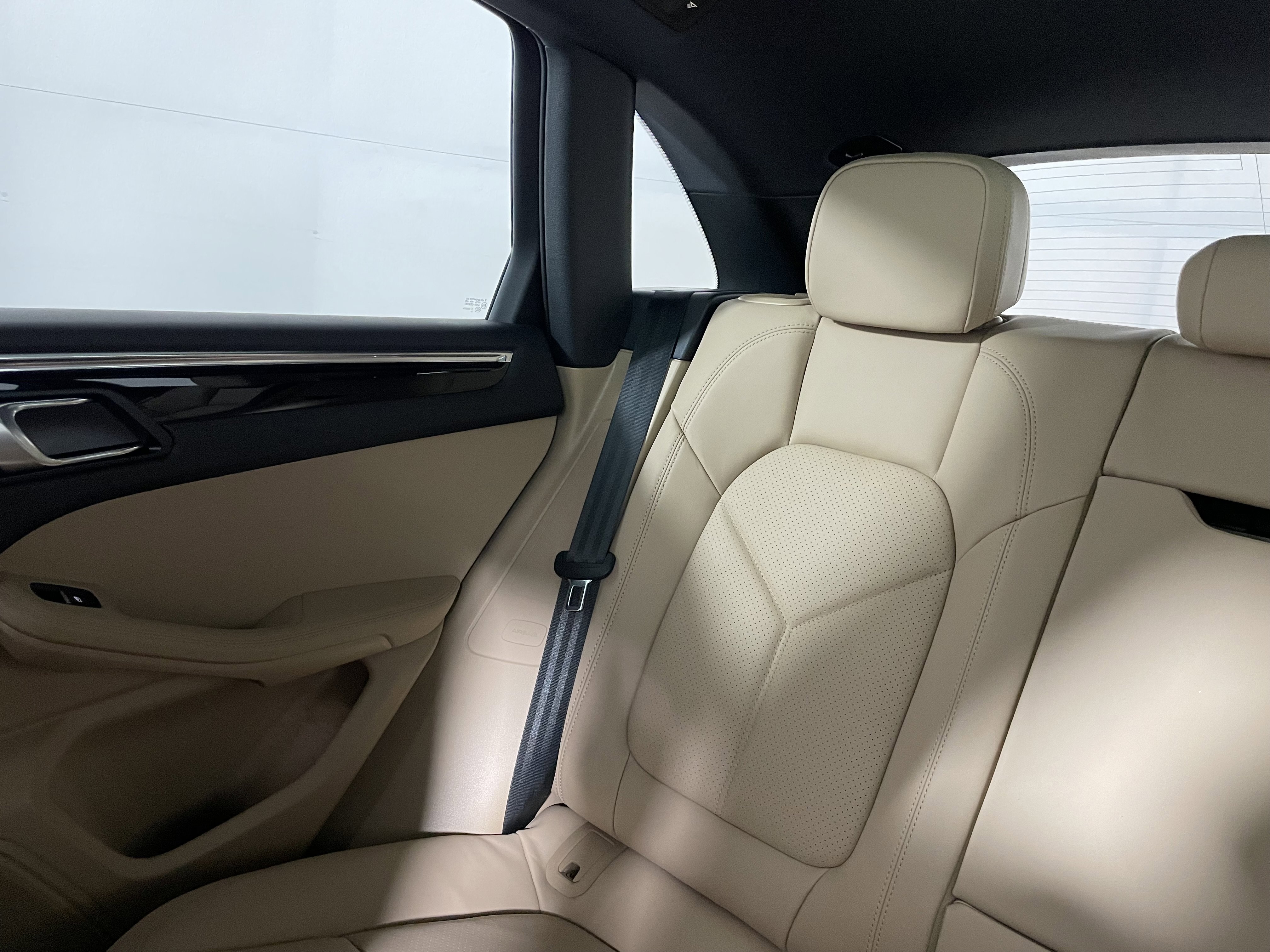 New 2026 Porsche Macan image 15