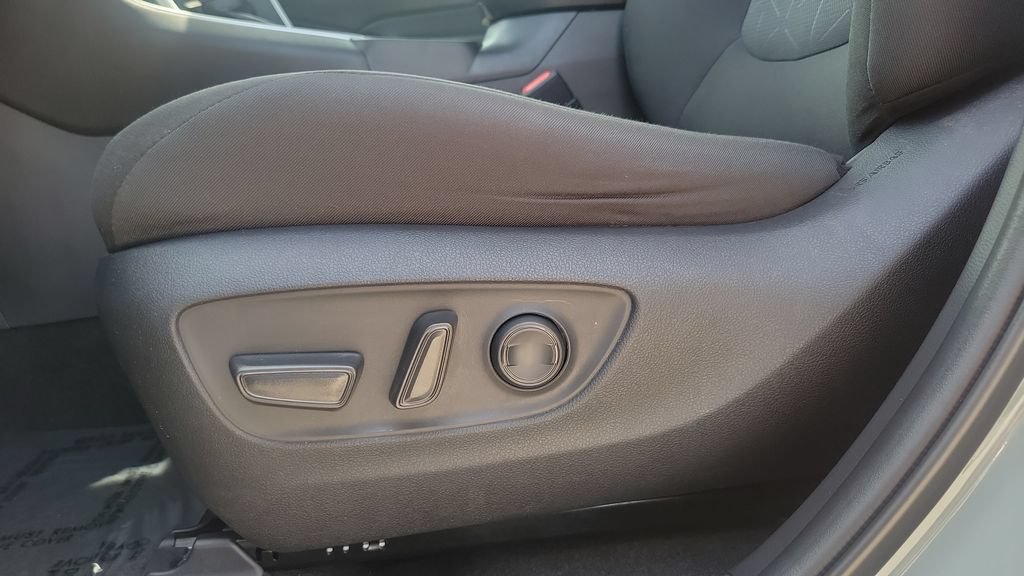 Used 2023 Toyota RAV4 XLE w/ Convenience Package FWD image 16