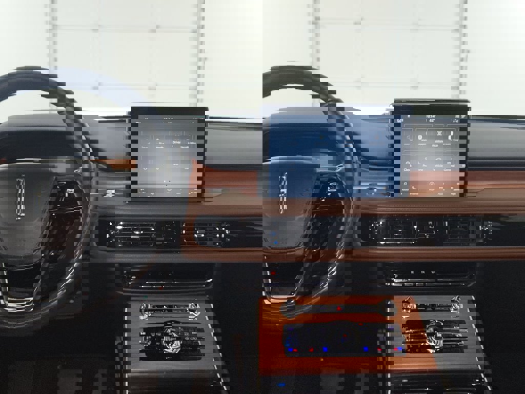 Used 2020 Lincoln Aviator Reserve w/ Elements Package Plus image 17