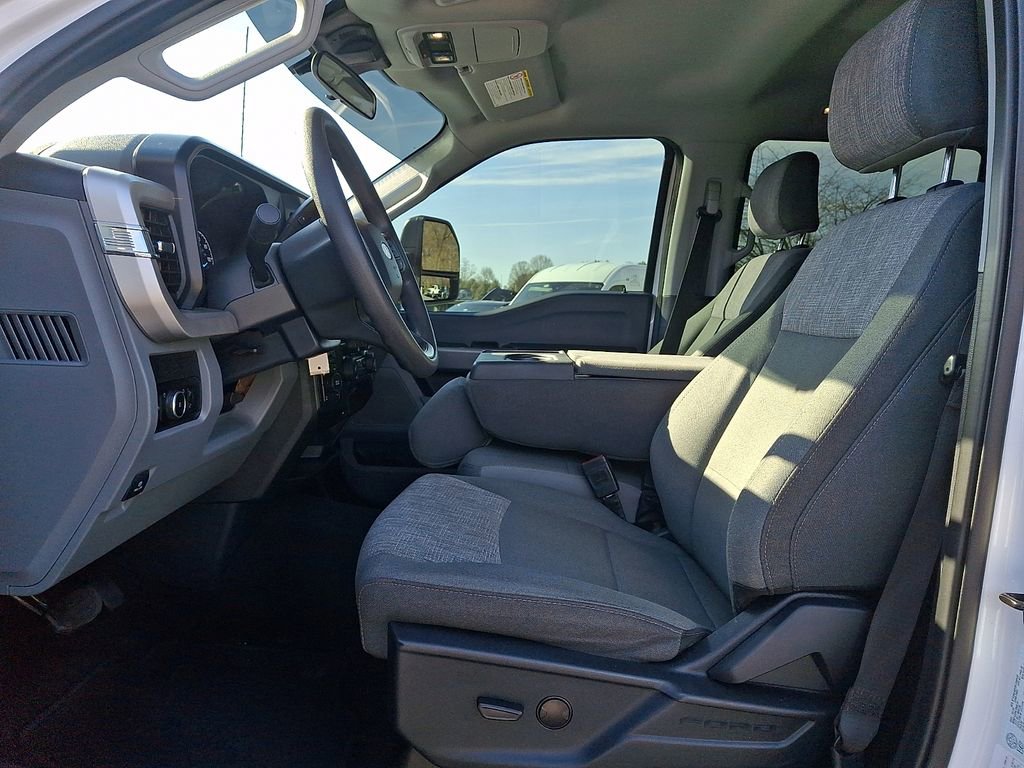 Used 2024 Ford F250 XLT image 13