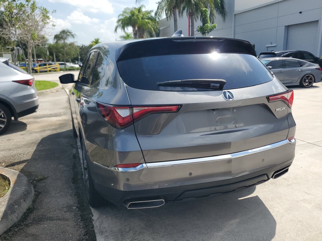Used 2024 Acura MDX w/ Technology Package FWD image 7
