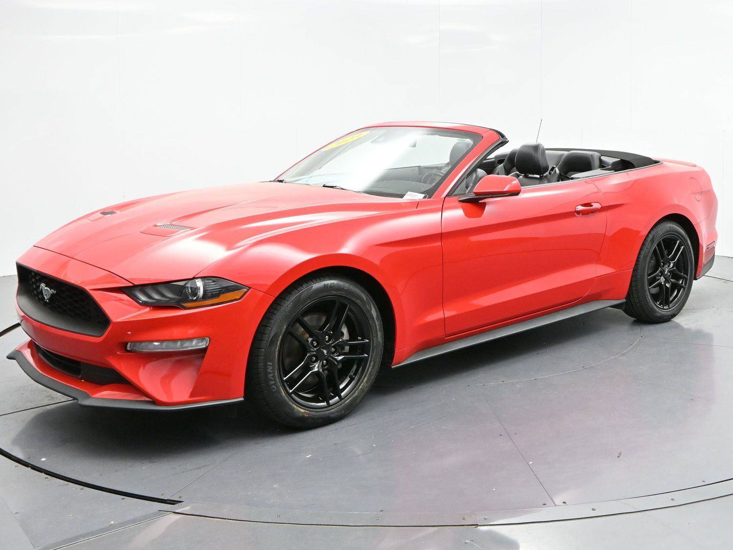 Used 2023 Ford Mustang Premium image 3