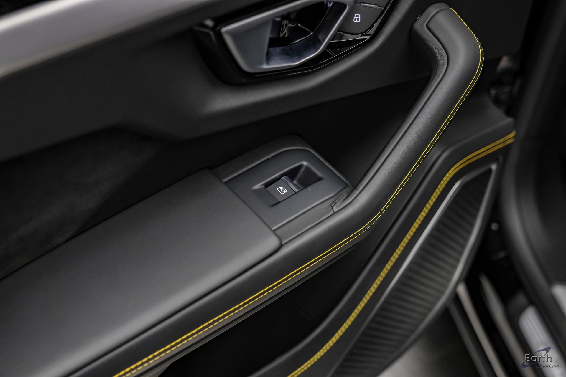 Used 2022 Lamborghini Urus AWD/4WD image 96