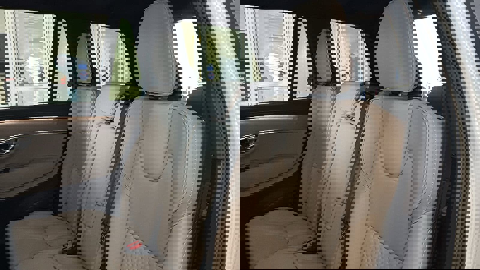 New 2026 Volvo XC90 B6 Plus w/ Protection Package Premier image 26