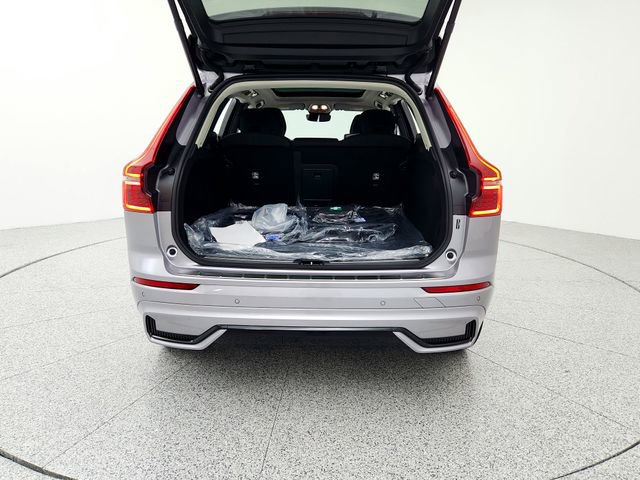New 2026 Volvo XC60 B5 Plus w/ Protection Package Premier image 15