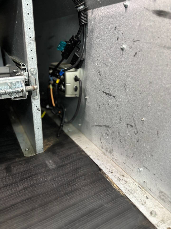 Used 2015 Chevrolet Express 2500 image 17