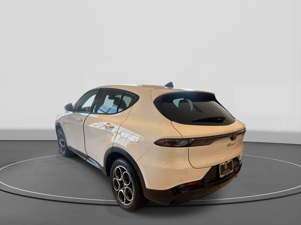 New 2026 Alfa Romeo Tonale w/ Black Premium Package AWD/4WD image 4