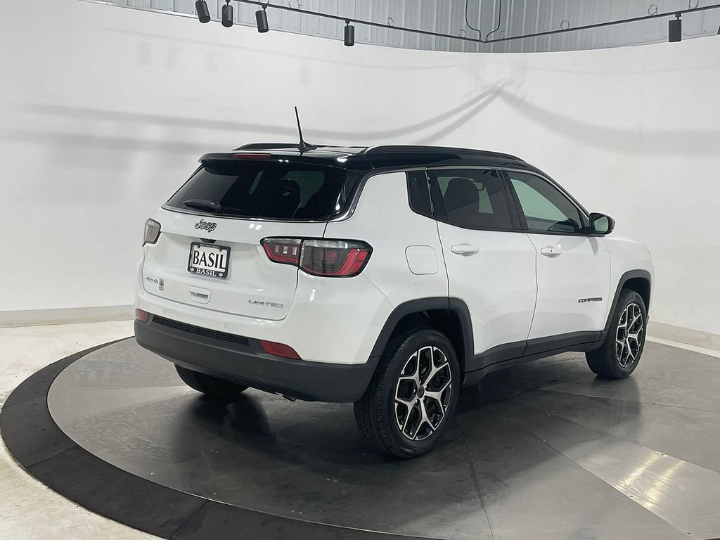 Used 2026 Jeep Compass Limited AWD/4WD image 11