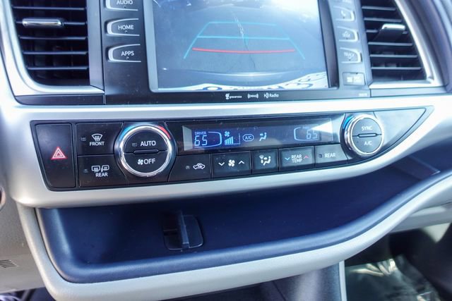 Used 2017 Toyota Highlander XLE image 19