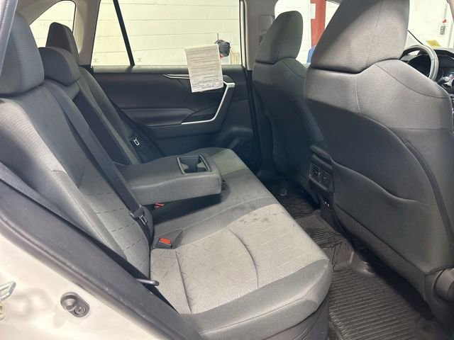 Used 2020 Toyota RAV4 XLE w/ Convenience Package image 16
