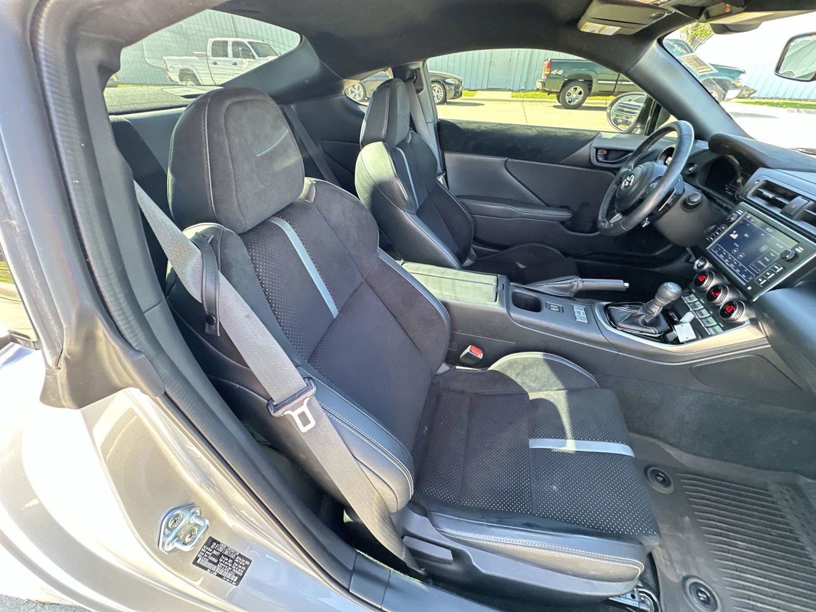 Used 2022 Toyota GR86 Premium w/ ALL Weather Mat Package (TMS) RWD image 22