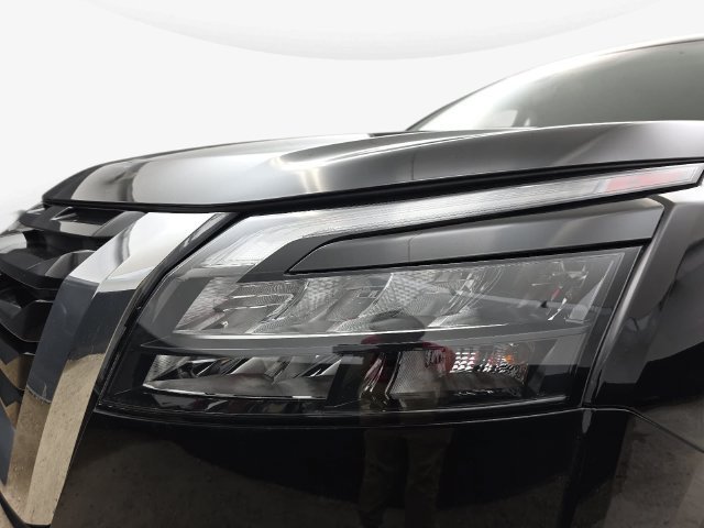Used 2025 Nissan Pathfinder S FWD image 32