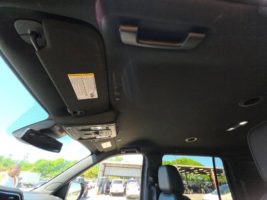 Used 2024 GMC Yukon XL Denali image 16