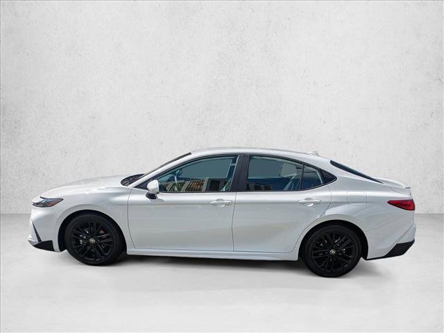 Used 2025 Toyota Camry SE image 9