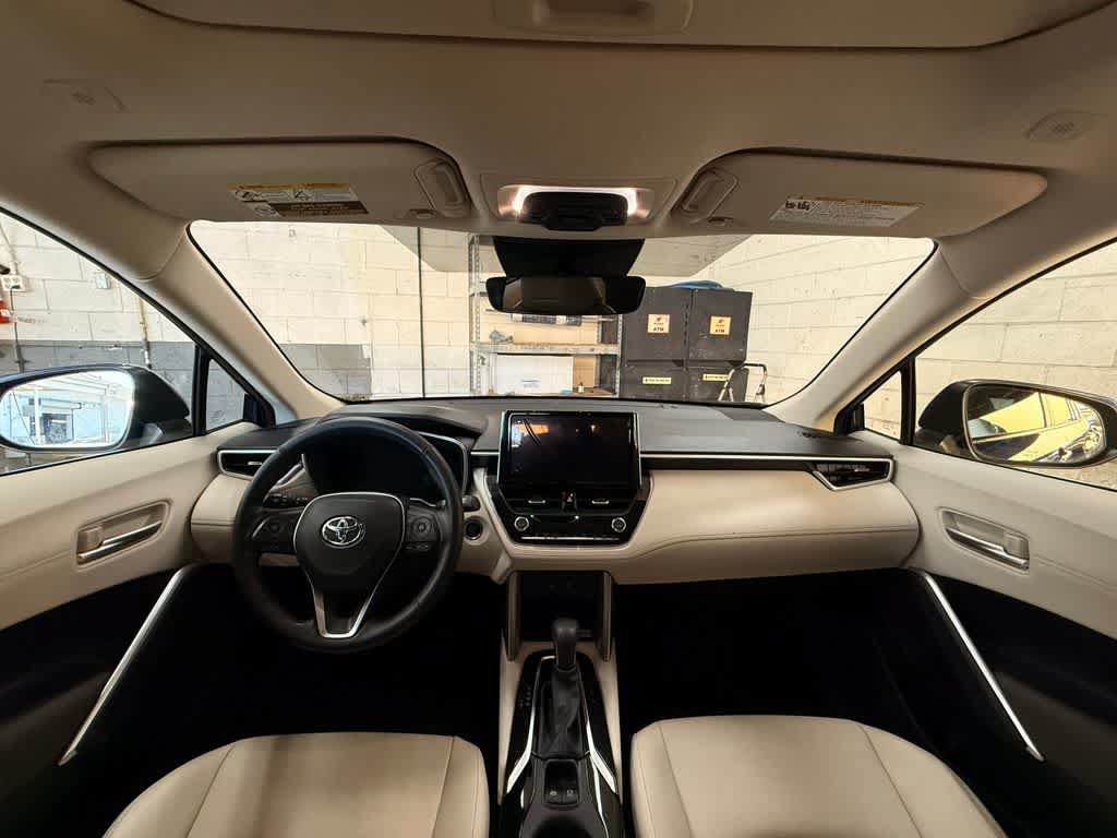 Used 2023 Toyota Corolla Cross XLE w/ Convenience Package FWD image 10
