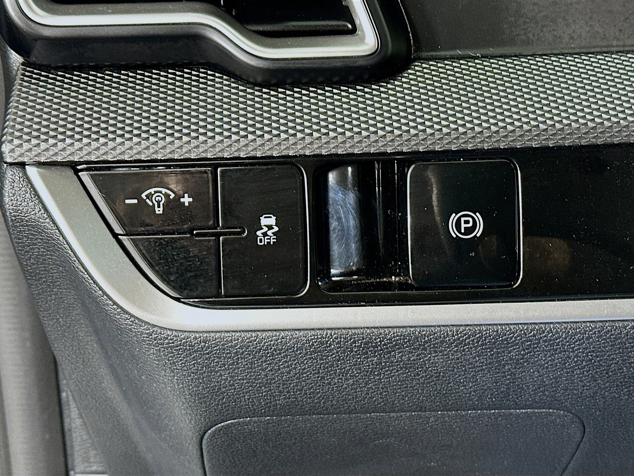 Used 2025 Kia Sportage LX image 16