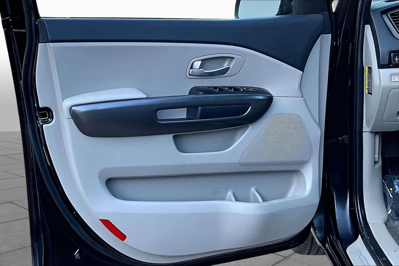 Used 2019 Kia Sedona LX FWD image 21