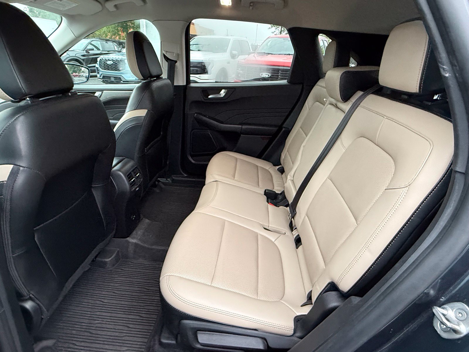 Used 2022 Ford Escape Titanium FWD image 14