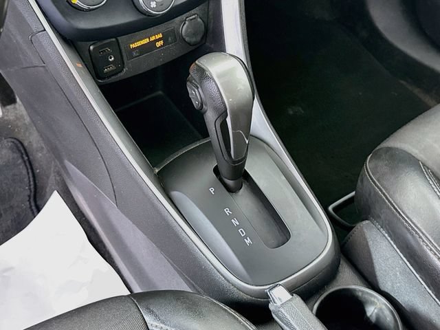 Used 2020 Chevrolet Trax LT w/ Sun & Sound Package FWD image 17