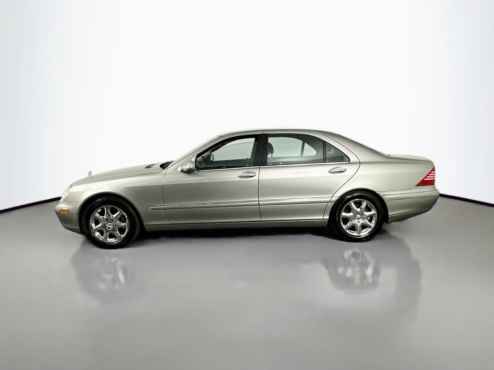 Used 2006 Mercedes-Benz S 430 4MATIC image 4