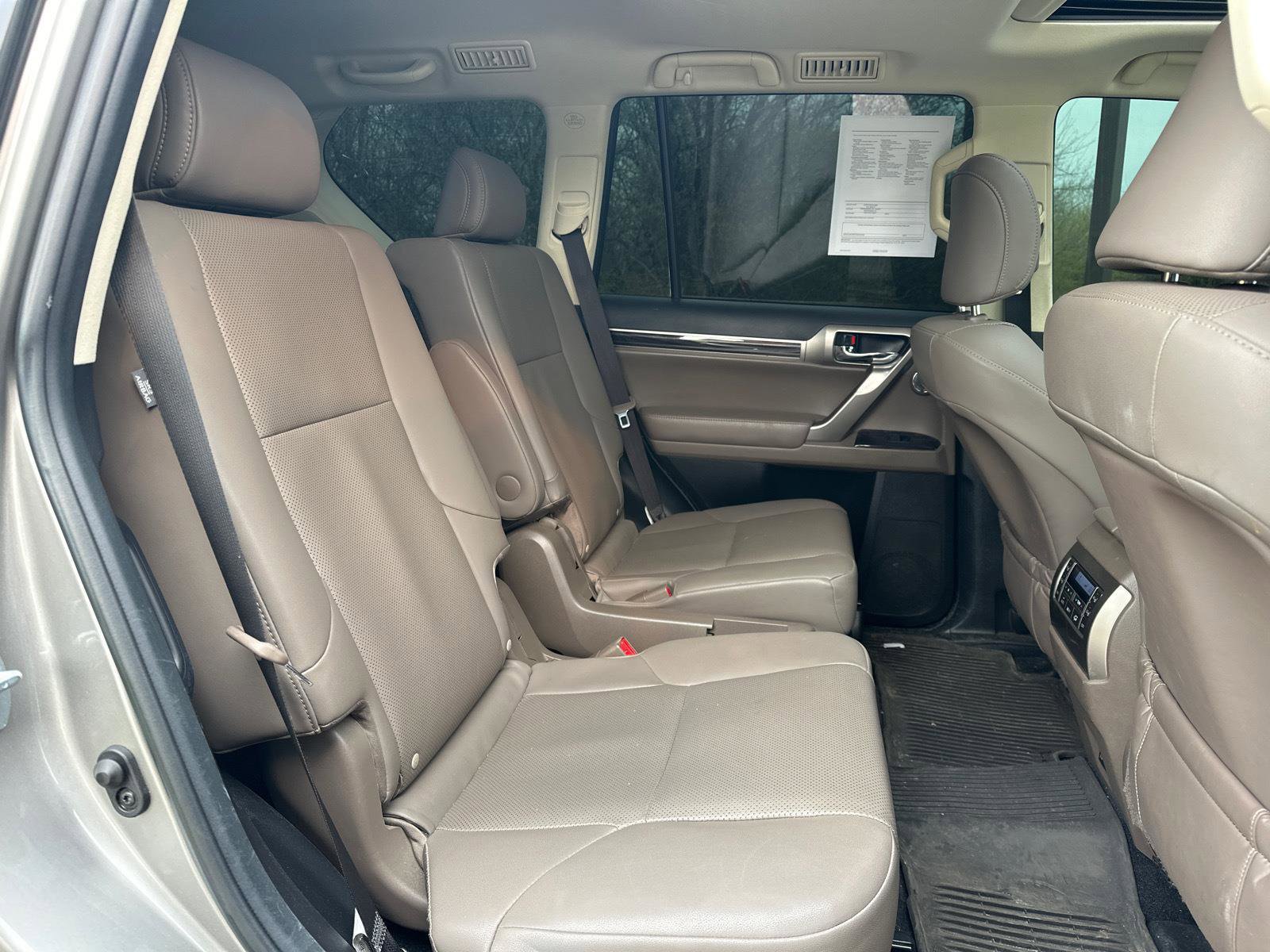 Used 2021 Lexus GX 460 Premium w/ Accessory Package image 25