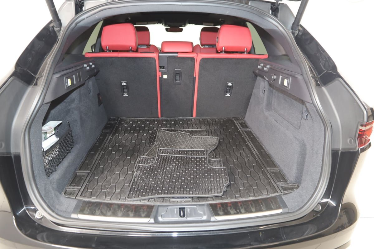 Used 2024 Jaguar F-PACE R-Dynamic S AWD/4WD image 46