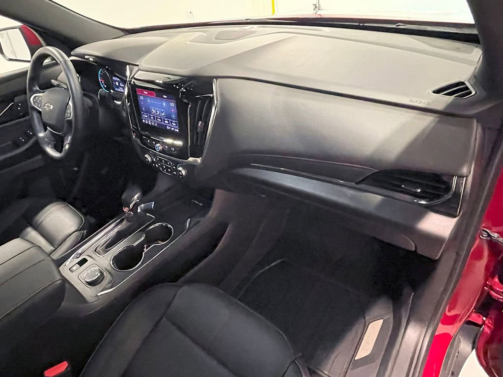 Used 2023 Chevrolet Traverse RS w/ LPO, Floor Liner Package image 38