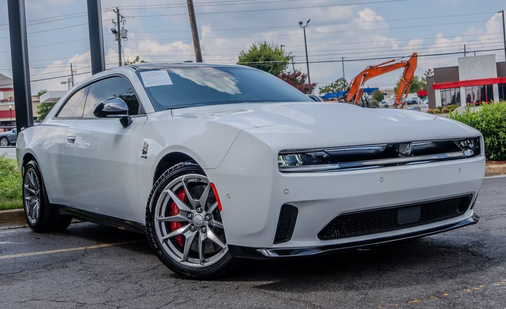 Used 2025 Dodge Charger Daytona Scat Pack w/ Track Pack AWD/4WD image 3