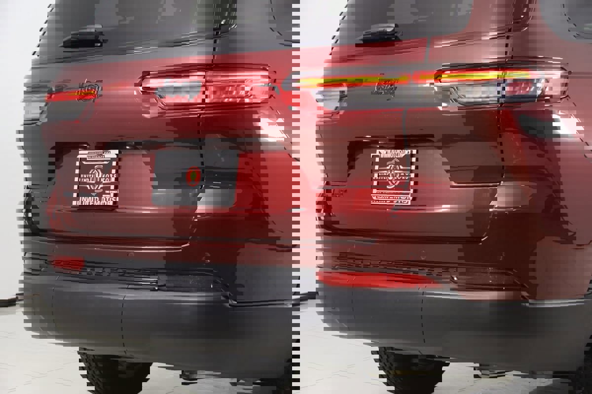 Used 2023 Jeep Grand Cherokee L Laredo image 44