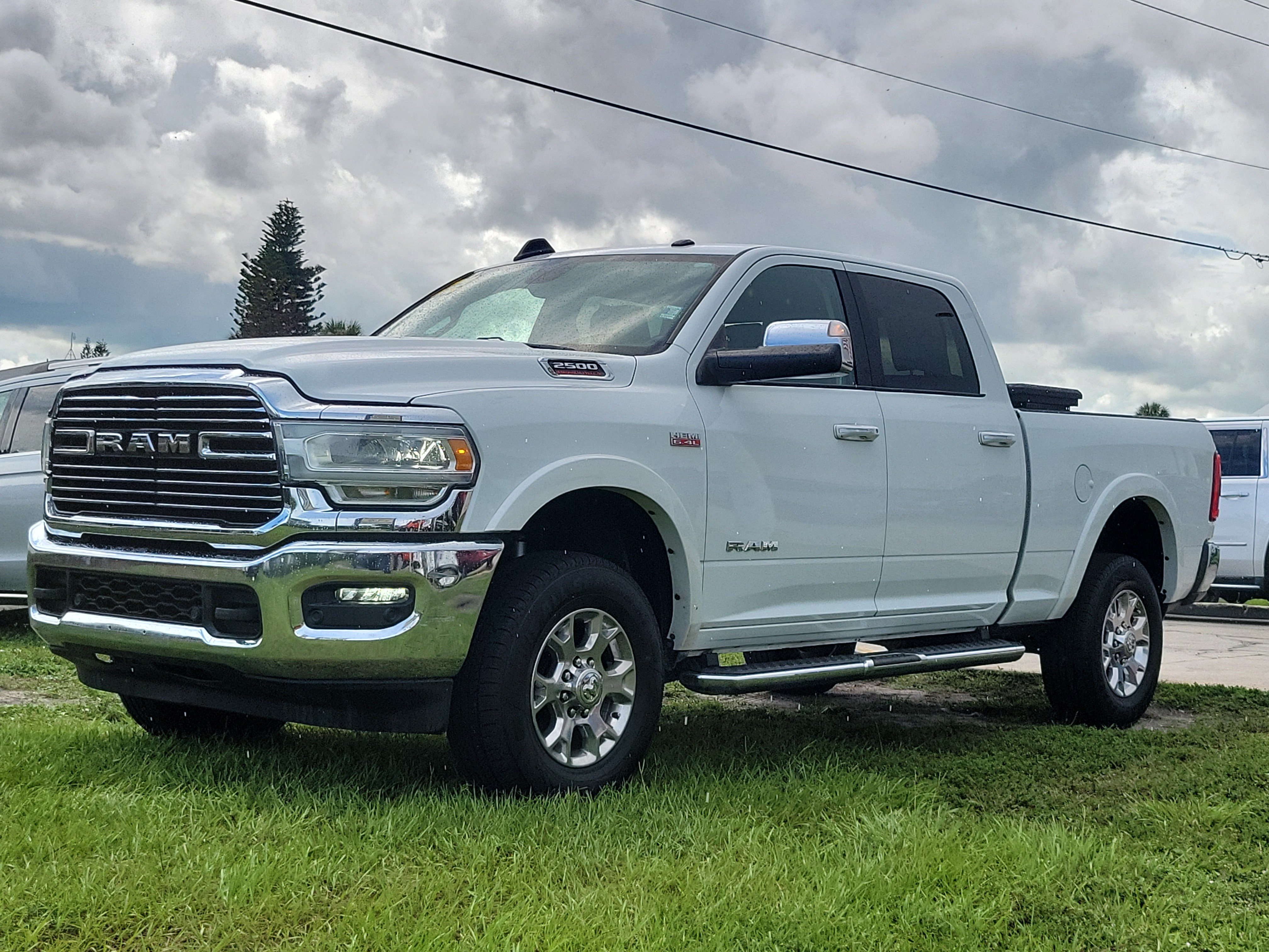 Used 2022 RAM 2500 Laramie AWD/4WD image 2