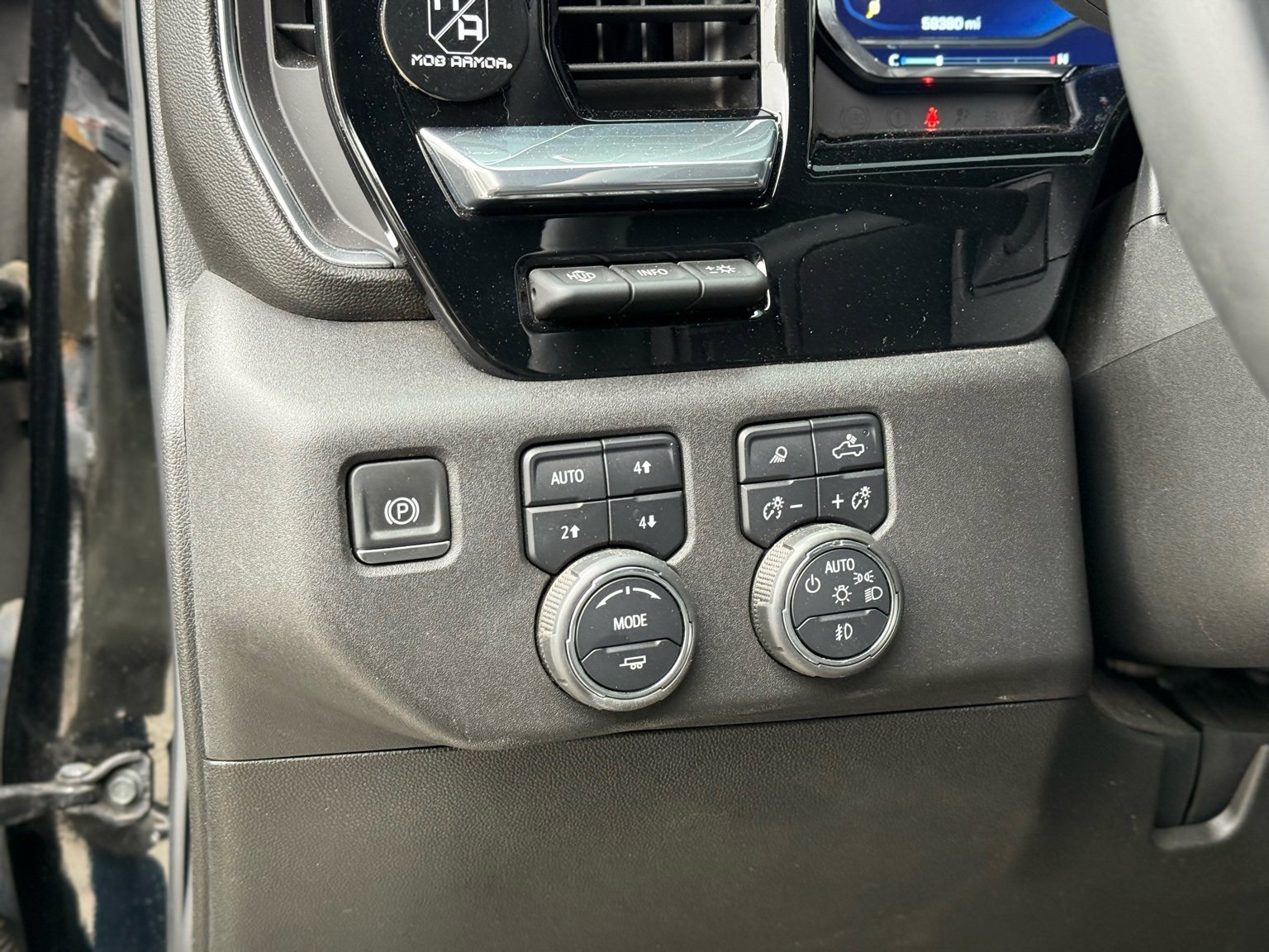 Used 2024 Chevrolet Silverado 2500 High Country w/ Midnight Edition image 35