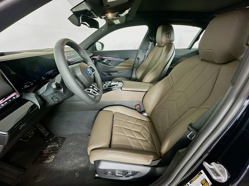 New 2026 BMW 550e xDrive w/ Executive Package image 28
