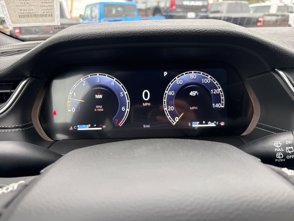 New 2025 Jeep Grand Cherokee L Altitude image 30