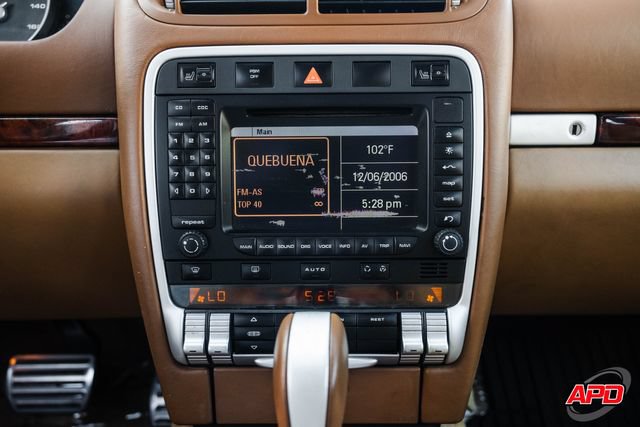 Used 2004 Porsche Cayenne Turbo AWD/4WD image 12