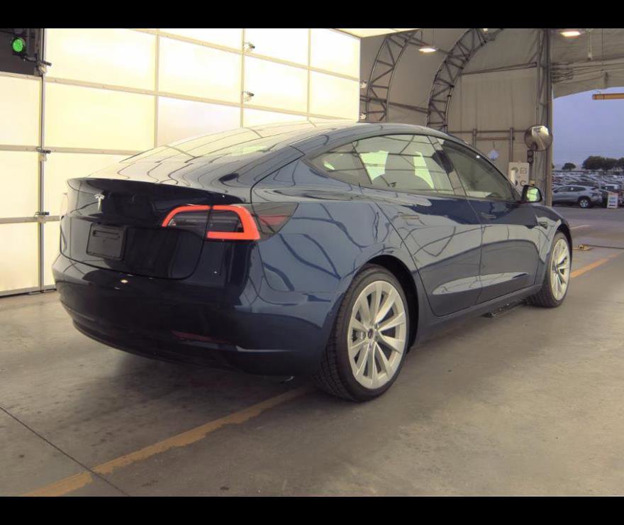 Used 2022 Tesla Model 3 Standard Range image 9