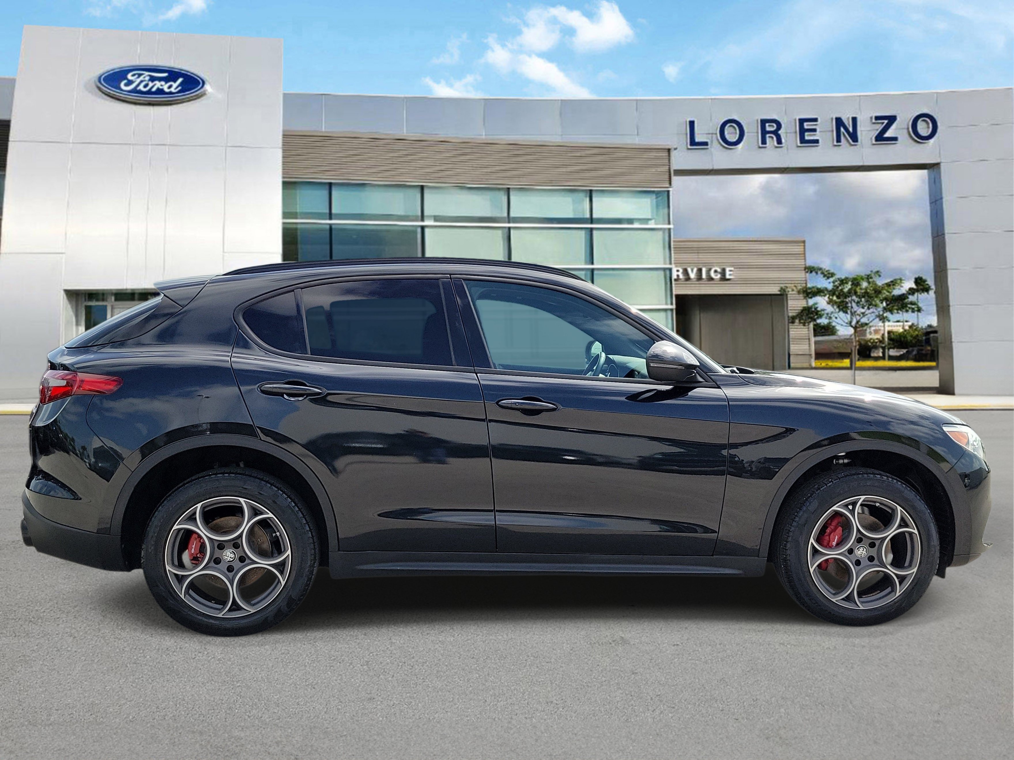 Used 2023 Alfa Romeo Stelvio Sprint RWD image 4