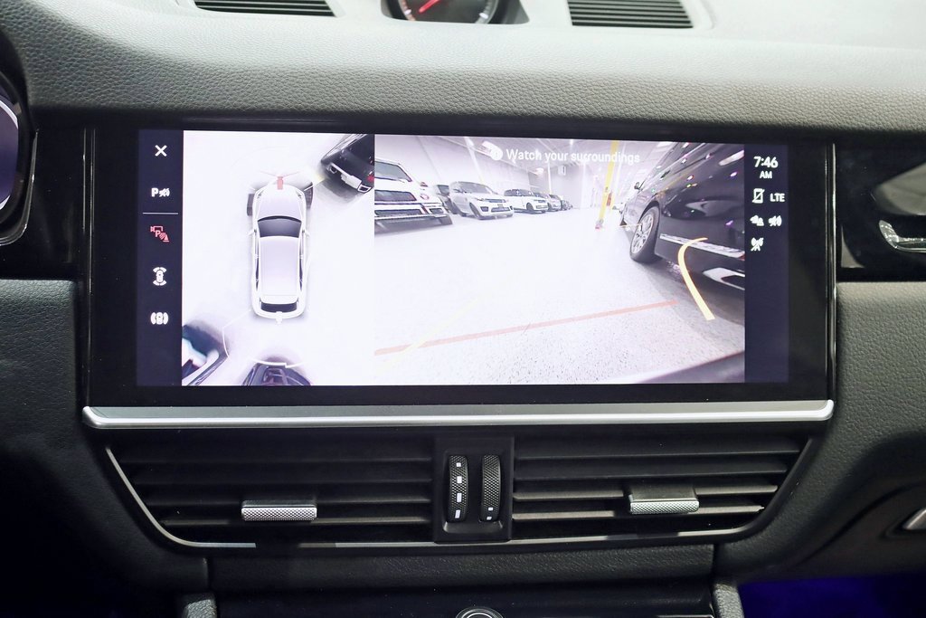 Used 2022 Porsche Cayenne Platinum Edition image 21