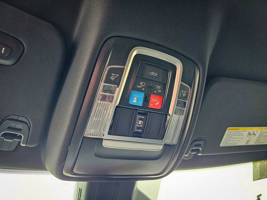 New 2026 RAM 1500 4x4 Crew Cab image 33